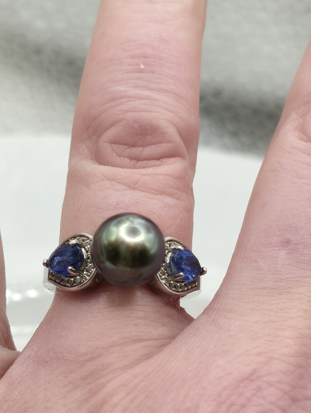 Luxurious Rare Designer Signed Peacock Tahitian Pearl And Topaz Ring - Picture 5 of 8